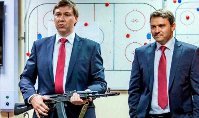 რუსეთში მატჩის საუკეთესო მოთამაშეს AK-47 გადასცეს