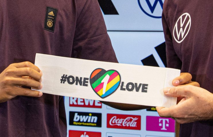 FIFA-მ შესაძლოა მსოფლიო ჩემპიონატზე LGBTQ+-ს კაპიტნის სამკლავურის ტარება აკრძალოს