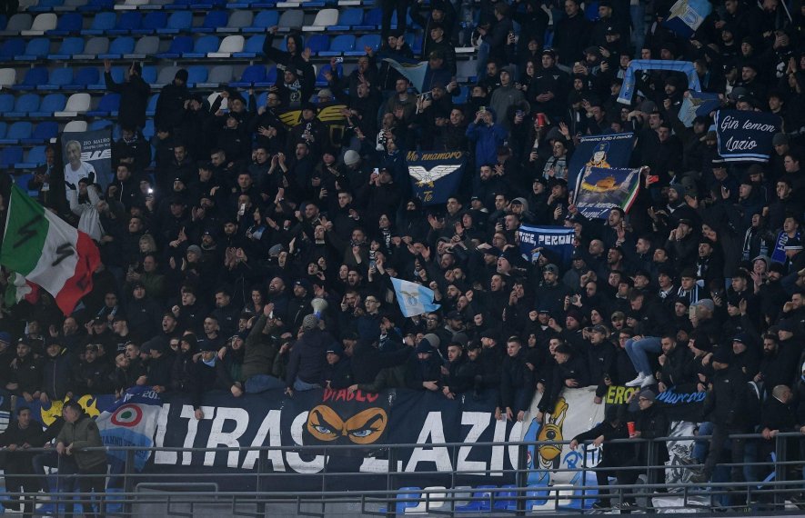 საშინელი ფაქტი ნაპოლი-ლაციოს მატჩისას - ბავშვი საავადმყოფოში გადაიყვანეს