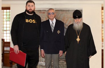 ლაშა ტალახაძეს მეფე ერეკლე მეორის სამეფო გვირგვინი უბოძეს