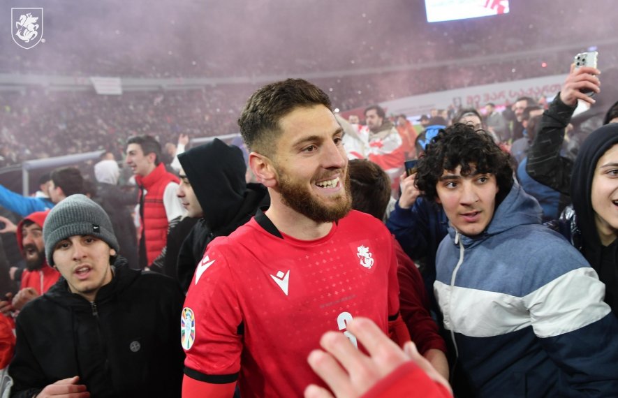 ლაშა დვალი