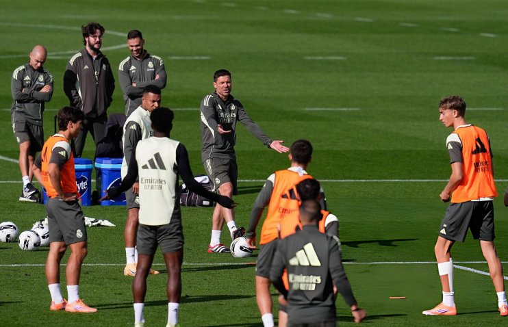 რეალის ზოგიერთი ფეხბურთელი ალონსოს მოთხოვნებით უკმაყოფილოა | The Athletic