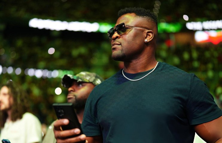 ნგანუ: თუ თეთრ სახლში ყველაზე გრანდიოზული ბრძოლა გჭირდებათ, ეს ის არის