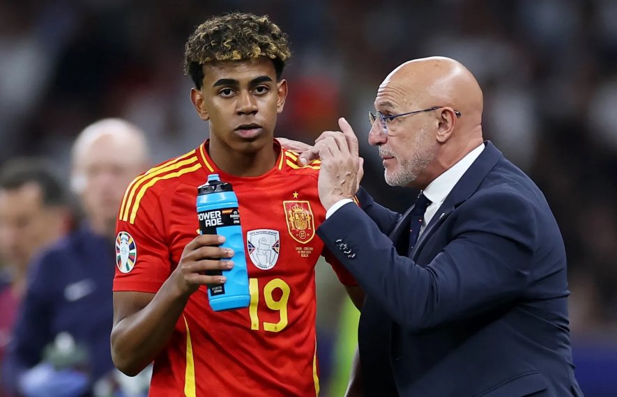 ჰანსი ფლიკი, ლუის დე ლა ფუენტე, ლამინ იამალი, ესპანეთის ფეხბურთელთა ნაკრები