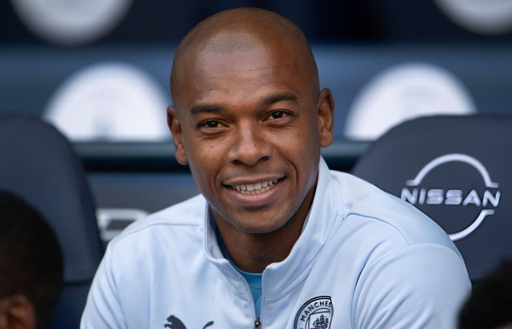 ფერნანდინიომ კარიერა დაასრულა