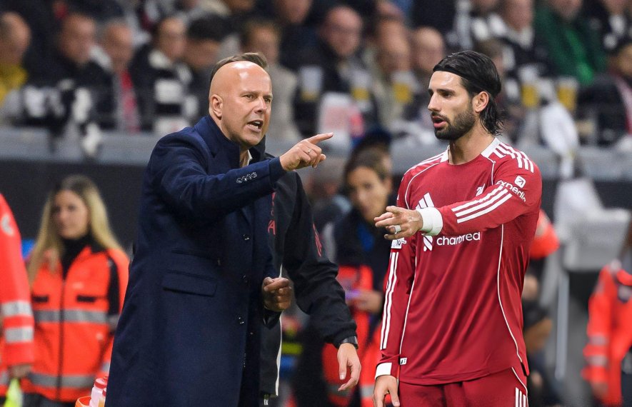 არნე სლოტი, დომინიკ სობოსლაი, ალექსანდრ ისაკი