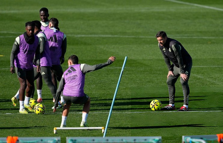 AS: ალონსოს და მის შტაბს ფეხბურთელებთან კავშირი დაკარგული აქვს