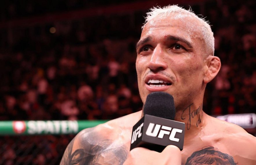 მაქს ჰოლოუეი, ჩარლზ ოლივეირა