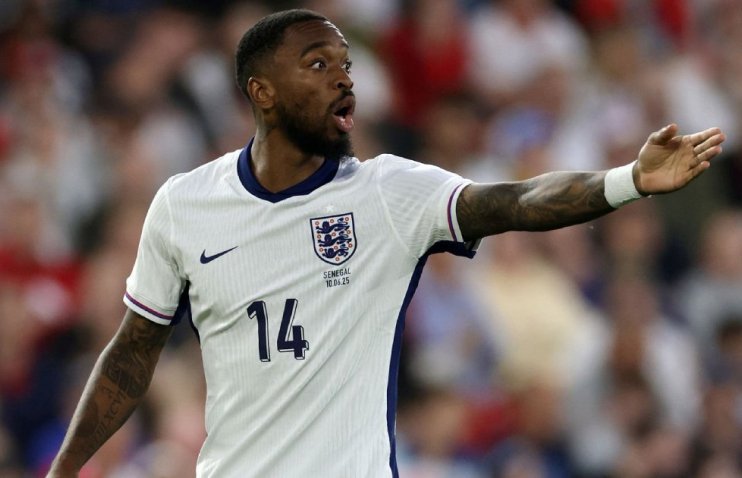 სელფის გადაღების მსურველს ცხვირი გაუტეხა | ლონდონში ტოუნი დააკავეს