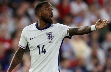 სელფის გადაღების მსურველს ცხვირი გაუტეხა | ლონდონში ტოუნი დააკავეს