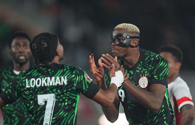 ლუკმანს ეჩხუბა და პირდაპირ გასახდელში წავიდა | ოსიმენი თანაგუნდელებს გაუბრაზდა