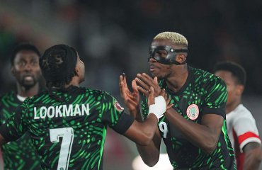 ლუკმანს ეჩხუბა და პირდაპირ გასახდელში წავიდა | ოსიმენი თანაგუნდელებს გაუბრაზდა