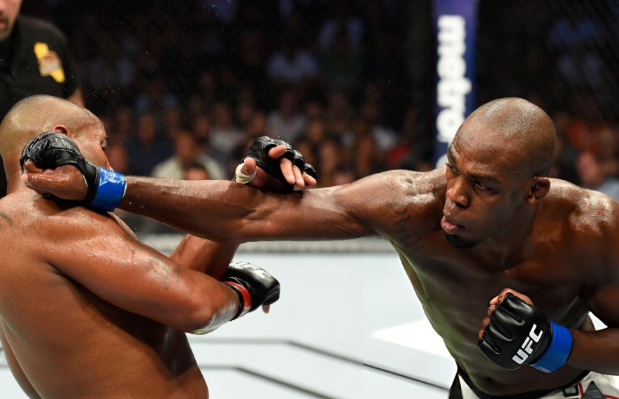 დენიელ კორმიე, ჯონ ჯონსი