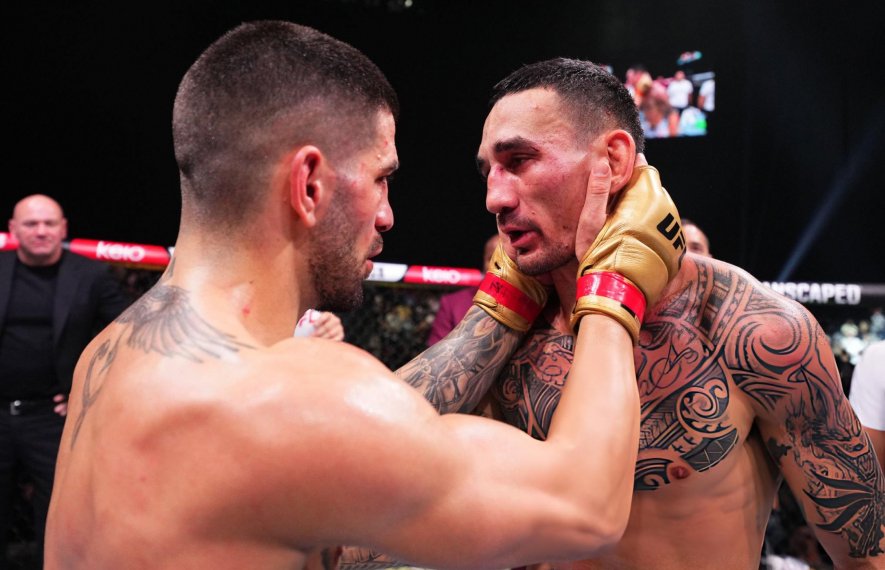 ილია თოფურია, მაქს ჰოლოუეი