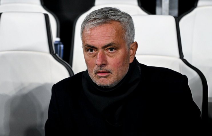 ფანებმა გზა გადაუკეტეს - მოურინიოს ინციდენტი შეემთხვა