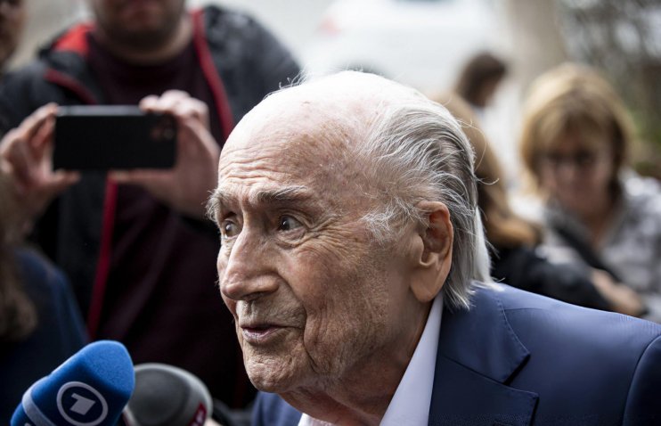 „არ წახვიდეთ ამერიკაში“ - ბლატერმა ფანებს მოუწოდა