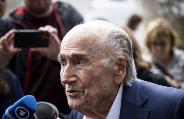 „არ წახვიდეთ ამერიკაში“ - ბლატერმა ფანებს მოუწოდა