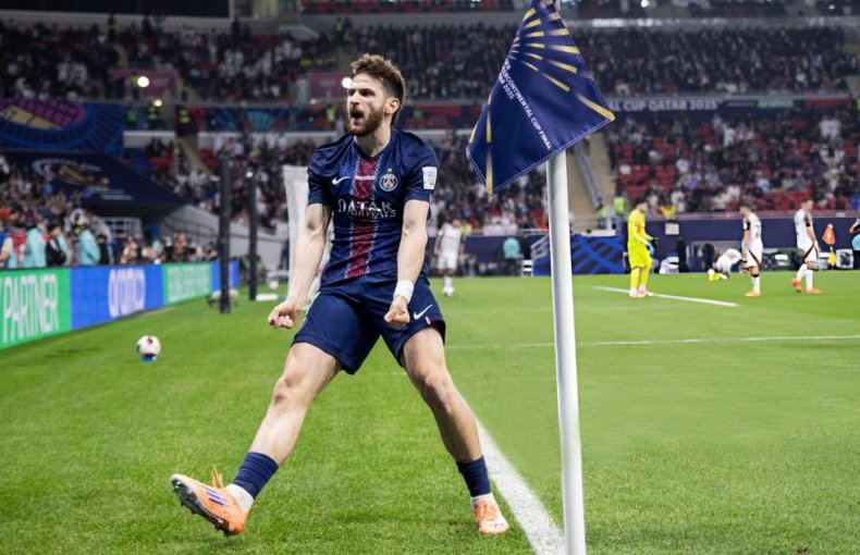 „დიდი მატჩების ფეხბურთელია“ - Equipe ხვიჩა კვარაცხელიაზე