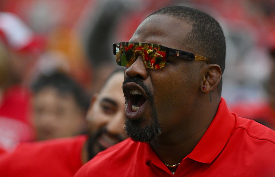 ჯონ ჯონსი, დემეტრიუს ჯონსონი