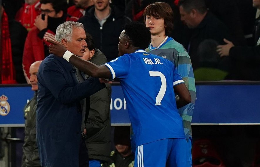 ჟოზე მოურინიო, ვინისიუს ჟუნიორი, ბენფიკა, ჯანლუკა პრესტიანი