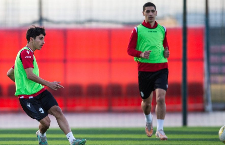 სანდრო მიქაუტაძე, მათე ისაკაძე