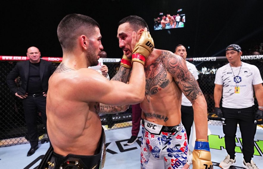 ილია თოფურია, მაქს ჰოლოუეი