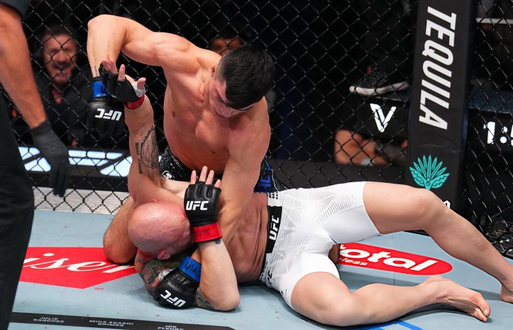 ჯოშ ემეტი დაანოკაუტა | კევინ ვალეხოსის ბრწყინვალე პერფორმანსი