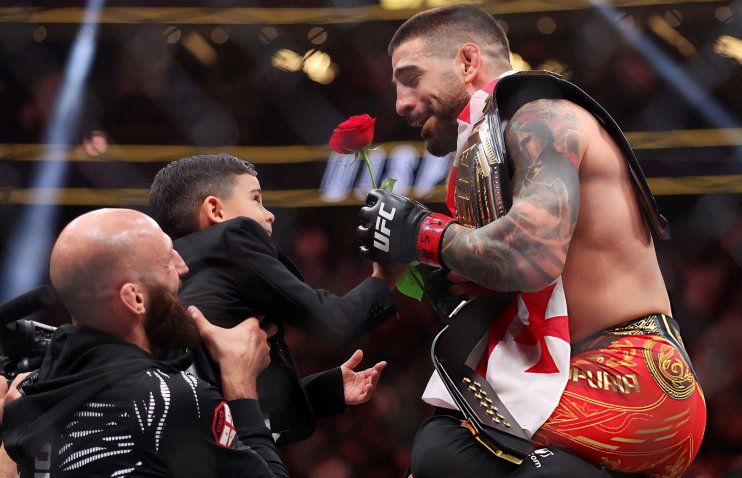 „რატომ ვარდი?" - თოფურიას პასუხი 2 კითხვაზე