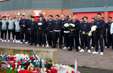 წუთიერი დუმილი და შავი სამკლავურები | პარი სენ-ჟერმენის ღირსეული ჟესტი