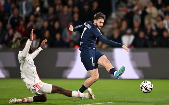 ეფექტური დარტყმა შორიდან - ხვიჩა კვარაცხელიამ ლიონს გაუტანა