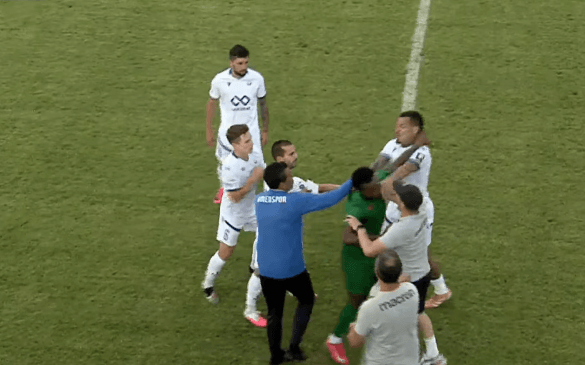 დაპირისპირება დინამო ბათუმისა და ამედსპორის ფეხბურთელებს შორის