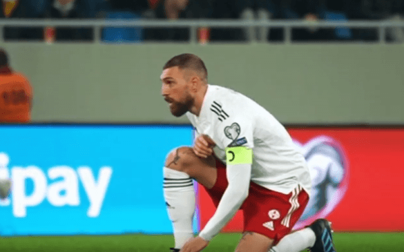 კაშია: “ყოველი თამაშის წინ ვლოცულობ“