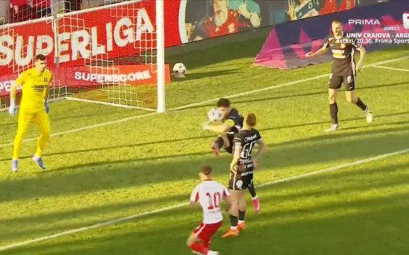 თანაგუნდელი ნოკდაუნში ჩააგდო - კურიოზული ავტოგოლი რუმინეთში