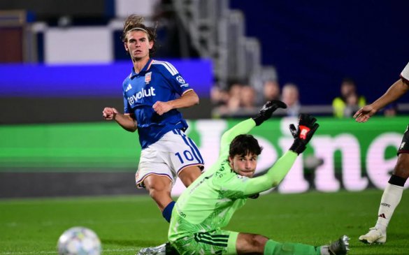 კომო - მან. იუნაიტედი 4:1