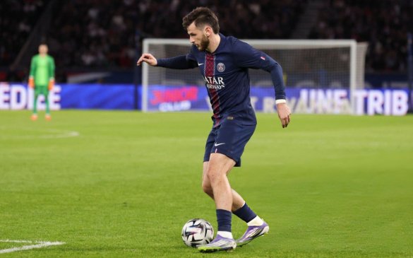 მცველებს გასცდა და კუთხეში დაარტყა - ხვიჩამ რენს გაუტანა